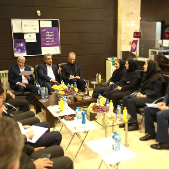 رئیس هیئت مدیره بانک اقتصادنوین: همه ما باید به اندازه سهم خود، در قبال تحقق برنامههای بانک مسئولیت پذیر باشیم رئیس هیئت مدیره بانک اقتصادنوین: همه ما باید به اندازه سهم خود، در قبال تحقق برنامههای بانک مسئولیت پذیر باشیم